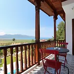 Alpsuites Safran 아파트 아키아카