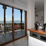아파트 Alpsuites Safran 아키아카